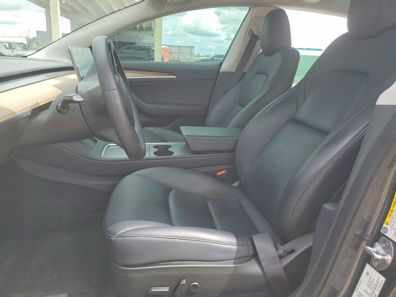 2023 Tesla Model 3 - zdjęcie 7