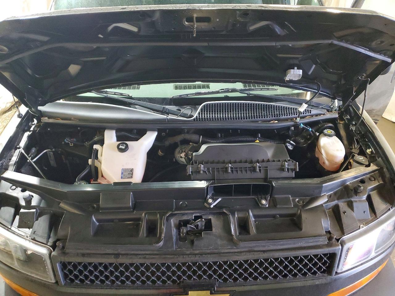 2022 Chevrolet Express G2500 Ls - zdjęcie 12