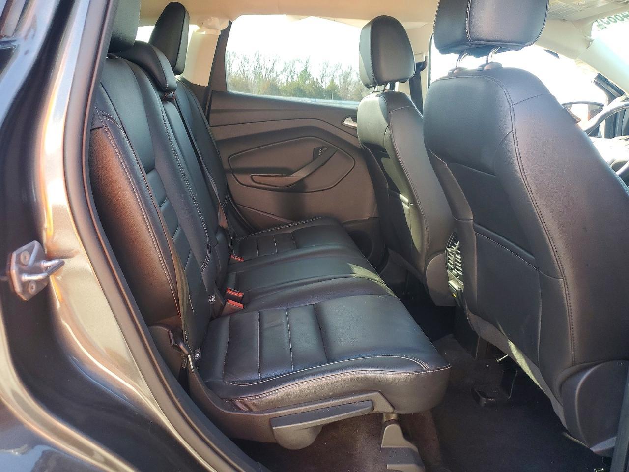 2016 Ford Escape Titanium - zdjęcie 11