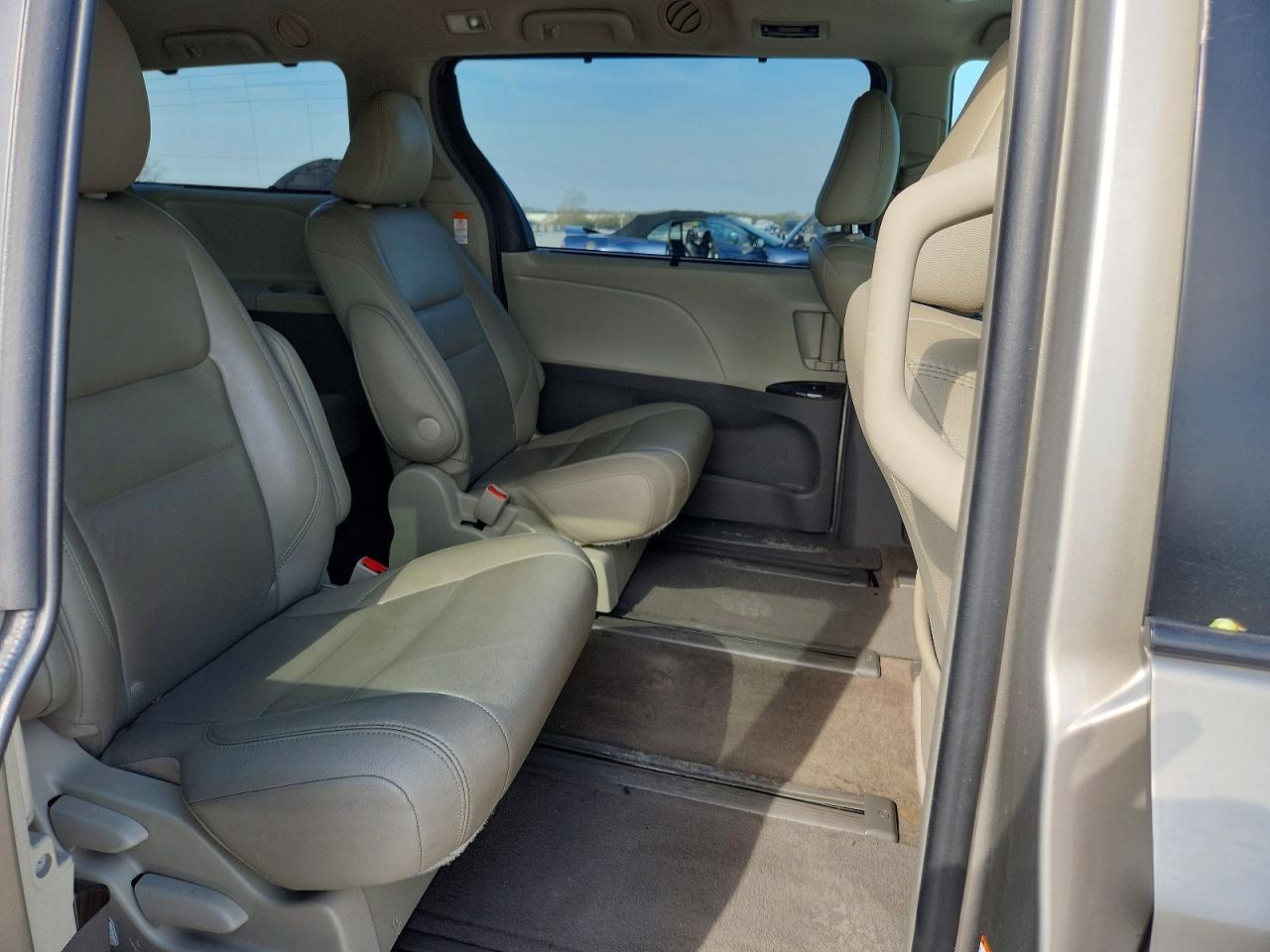 2017 Toyota Sienna Xle 7-Passenger - zdjęcie 11