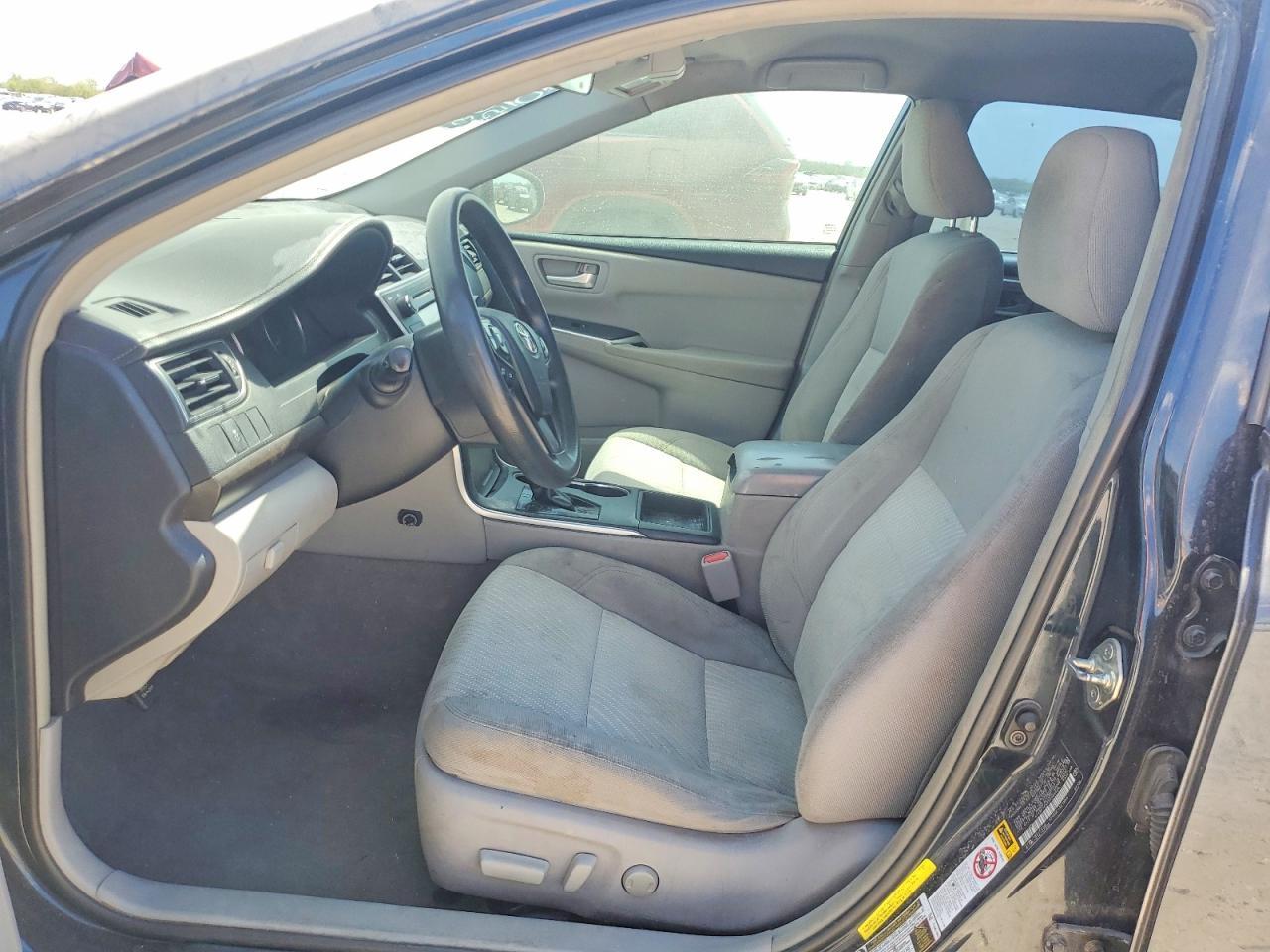 2016 Toyota Camry Le - zdjęcie 7