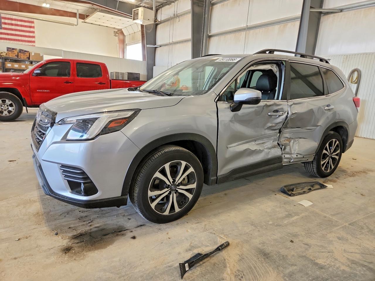 2022 Subaru Forester Limited - zdjęcie główne