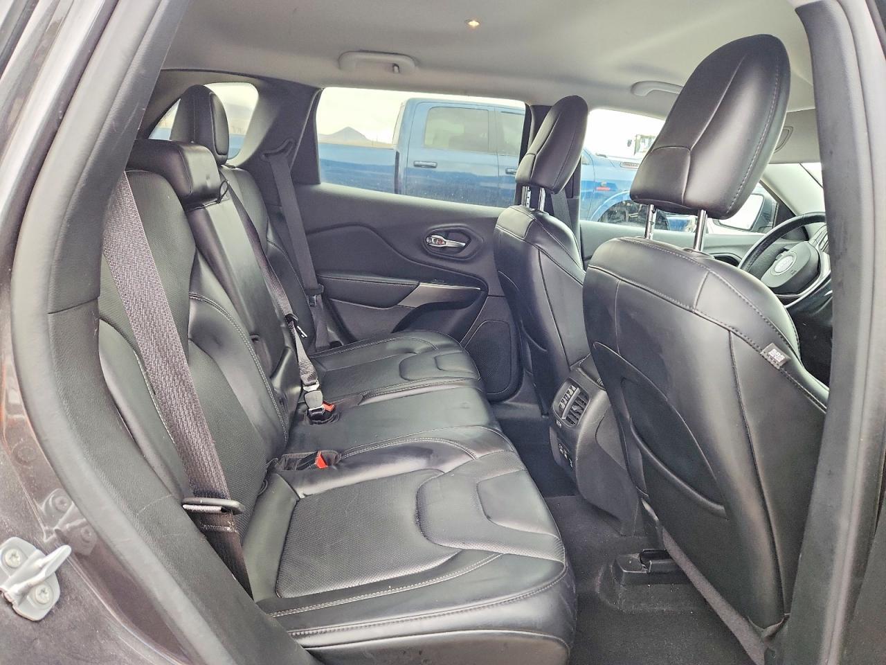 2021 Jeep Cherokee Latitude Lux - zdjęcie 10