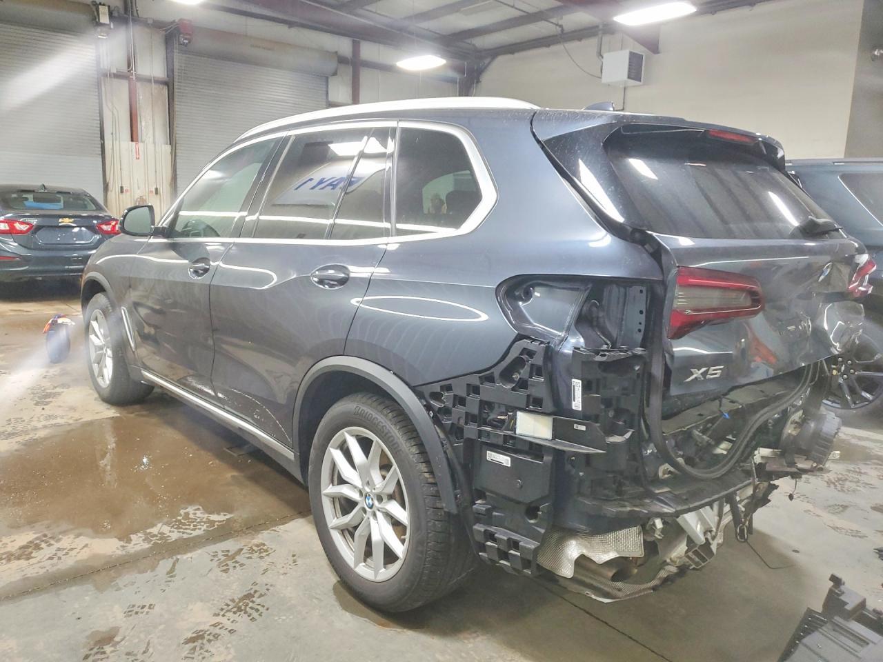 2021 BMW X5 xDrive40I - zdjęcie 2