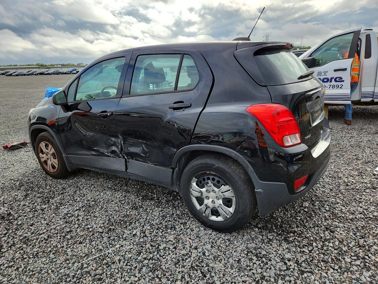 2018 Chevrolet Trax Ls - zdjęcie 2
