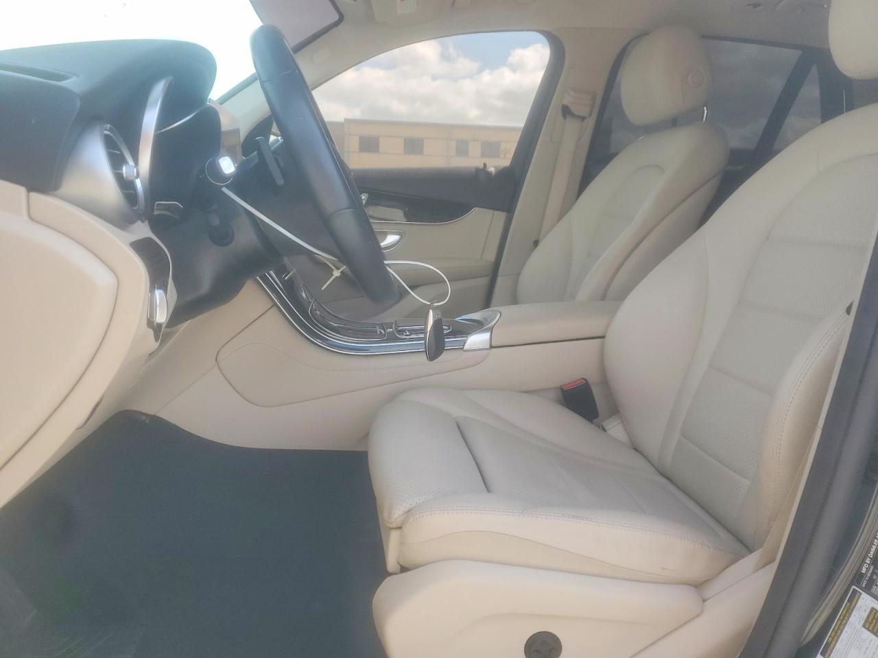 2020 Mercedes-Benz Glc 300 - zdjęcie 7