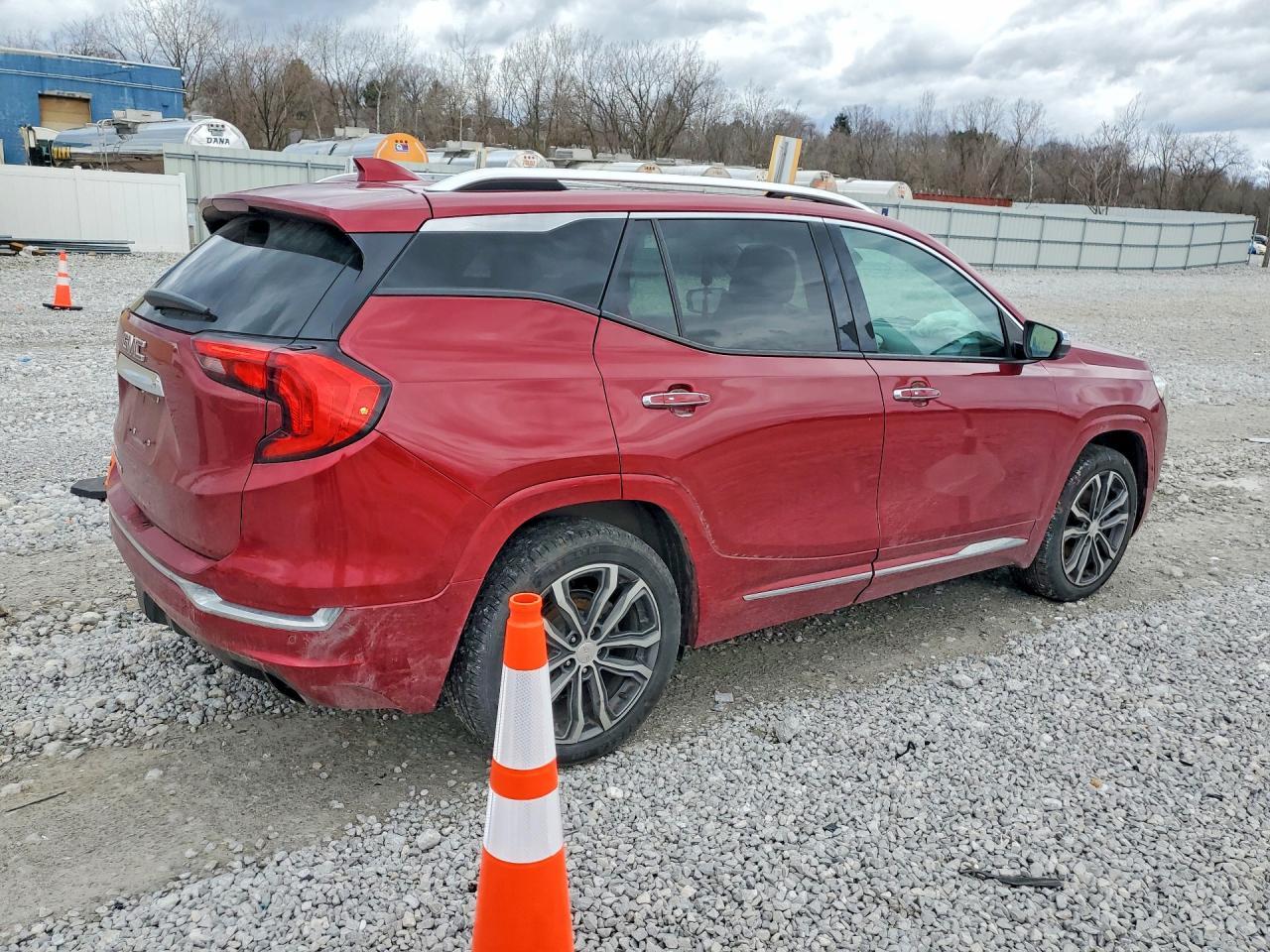 2019 GMC Terrain Denali - zdjęcie 3