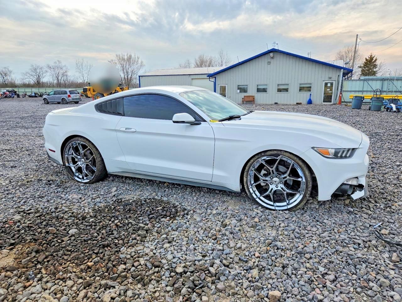 2016 Ford Mustang - zdjęcie 4