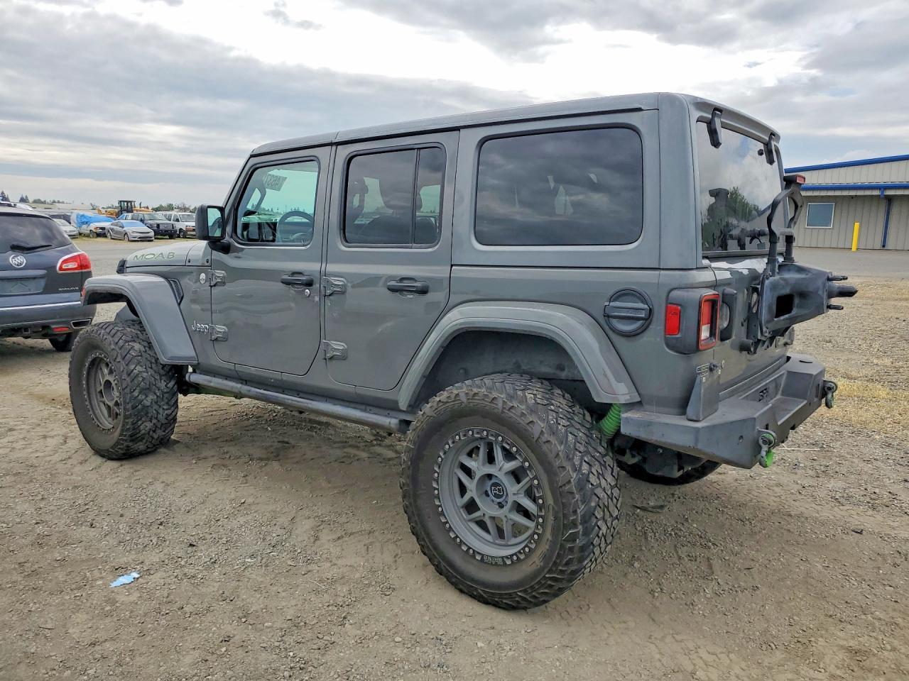 2020 Jeep Wrangler Unlimited Sport - zdjęcie 2