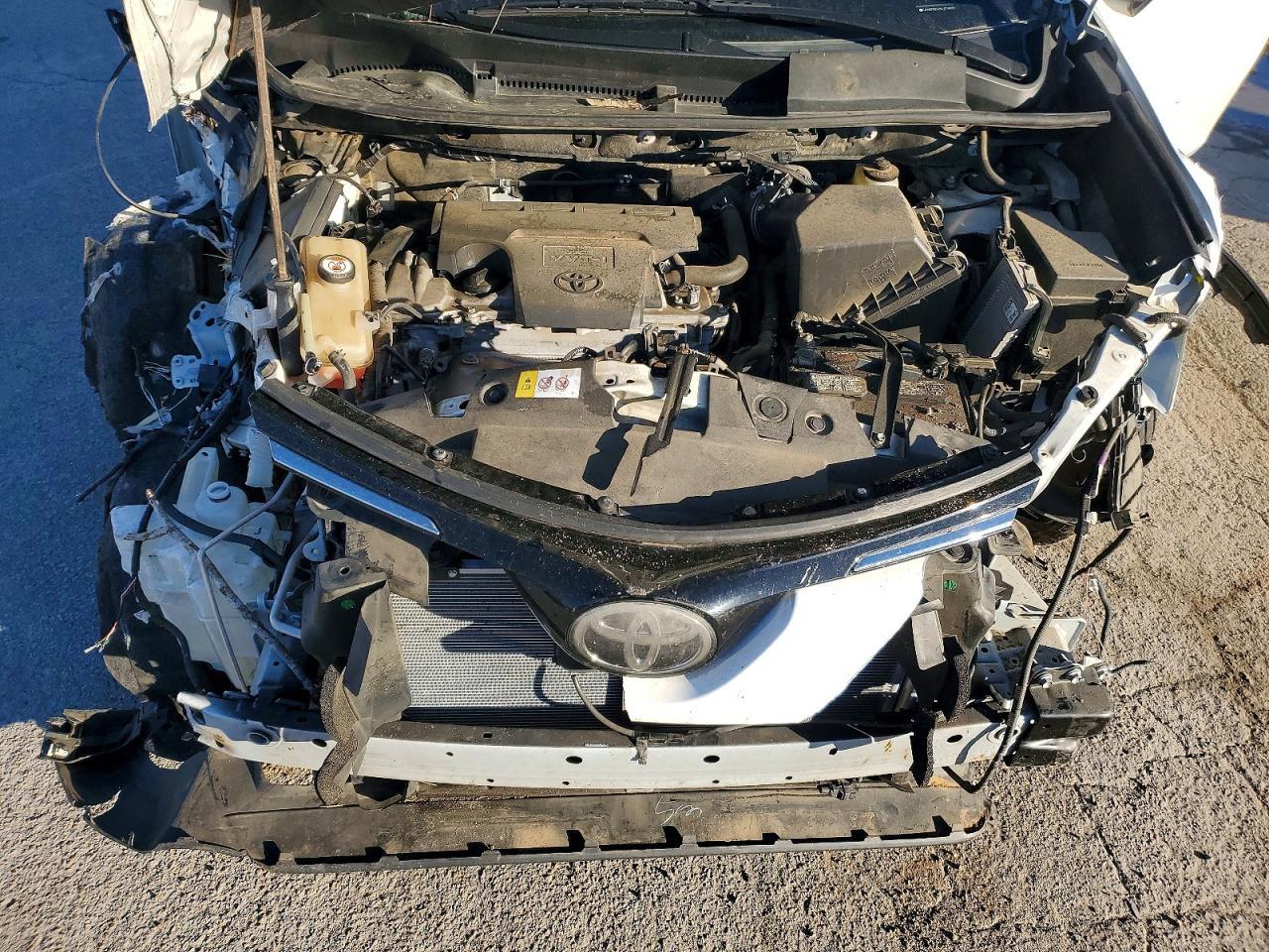 2017 Toyota Rav4 Le - zdjęcie 12