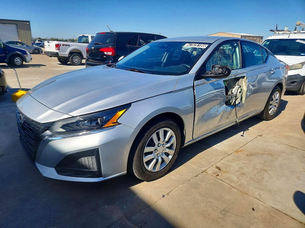 2023 Nissan Altima 2.5 S - zdjęcie główne