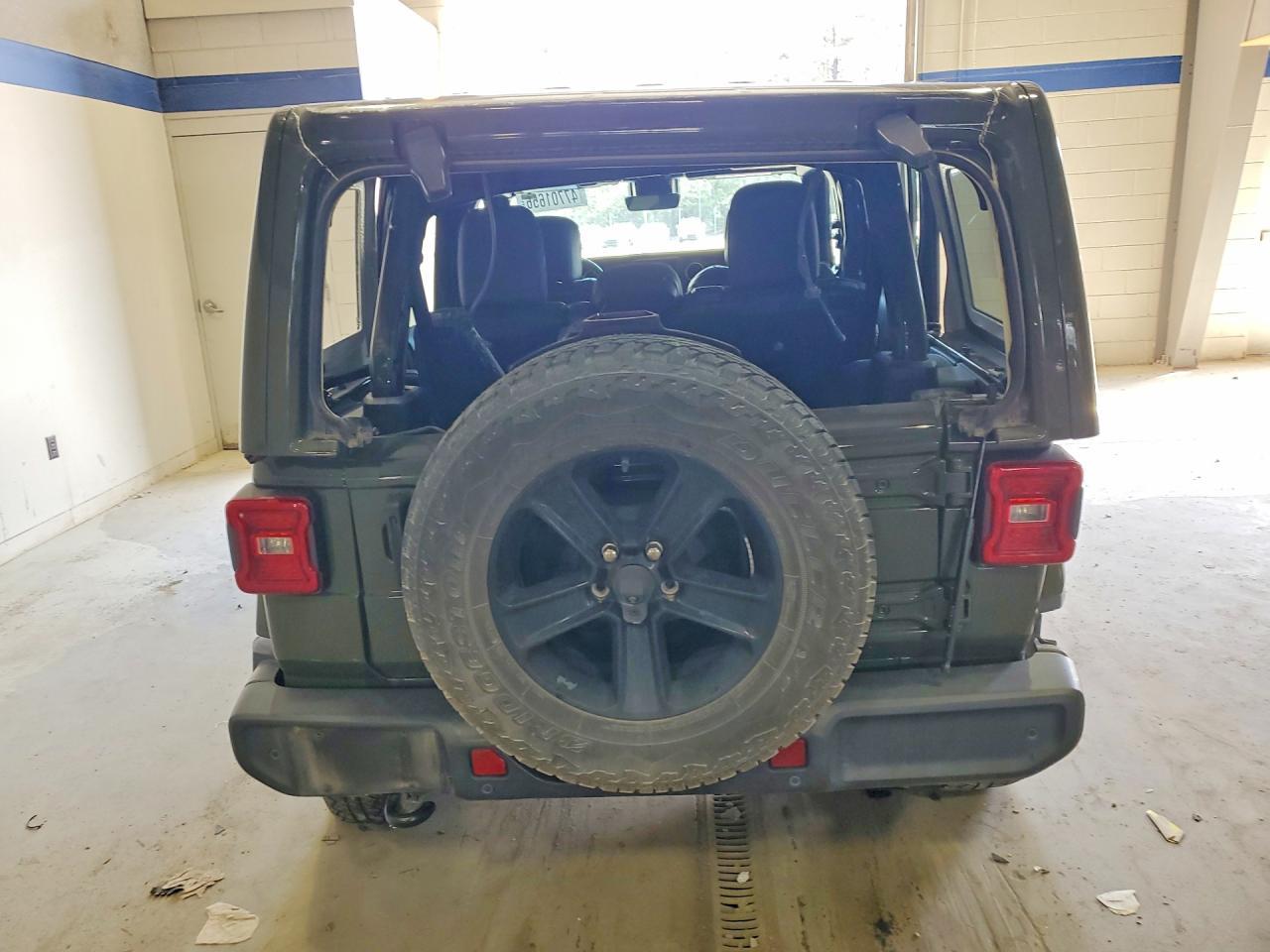 2021 Jeep Wrangler Unlimited Sahara - zdjęcie 6