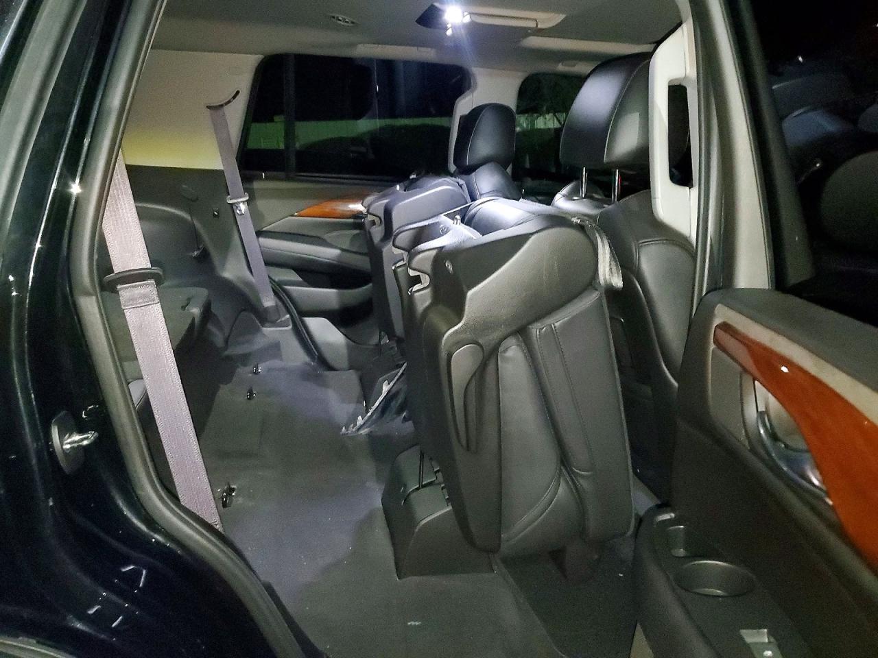 2016 Cadillac Escalade Luxury - zdjęcie 11