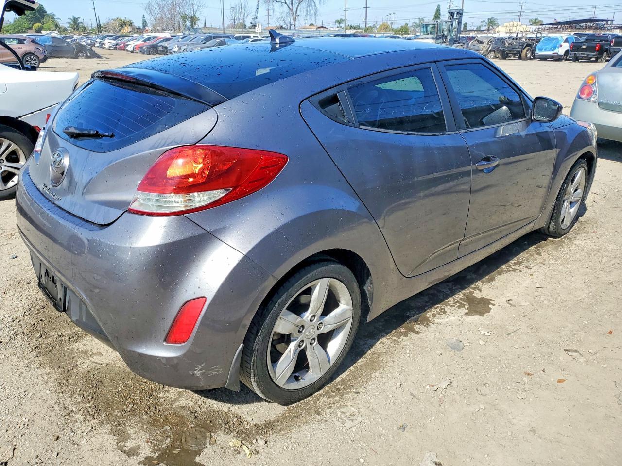 2013 Hyundai Veloster Base - zdjęcie 3