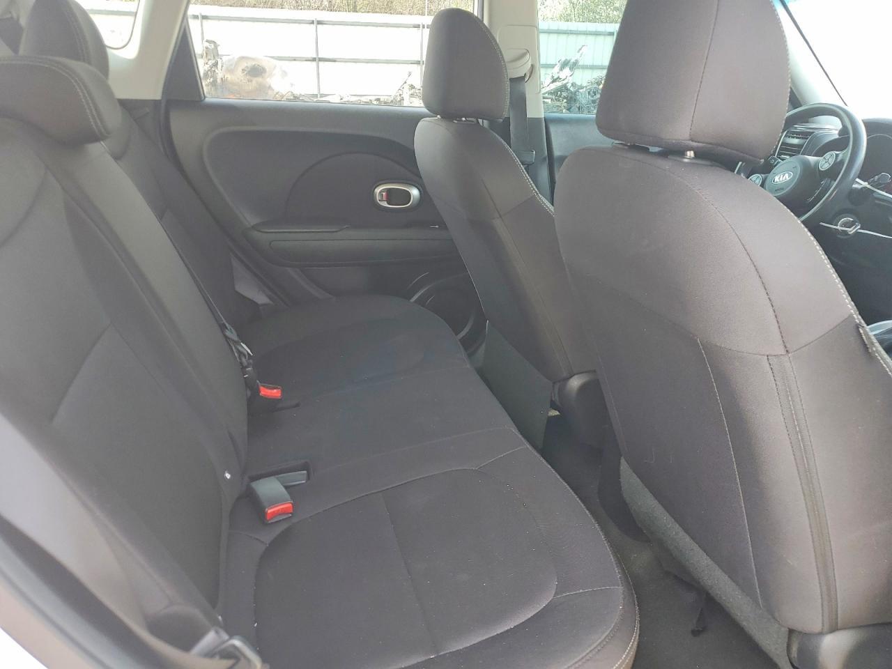 2017 Kia Soul Base - zdjęcie 11