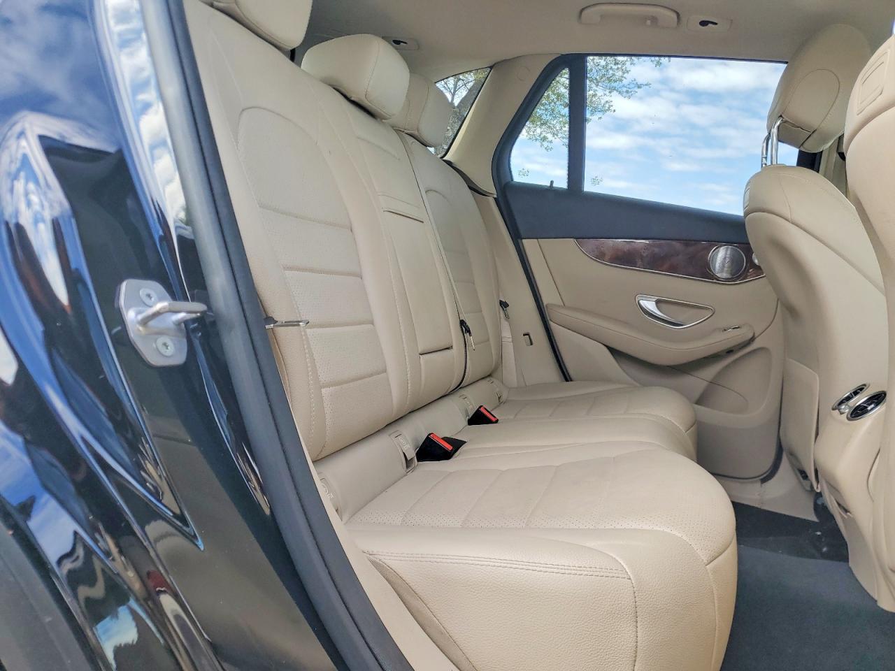 2019 Mercedes-Benz Glc 300 4Matic - zdjęcie 11