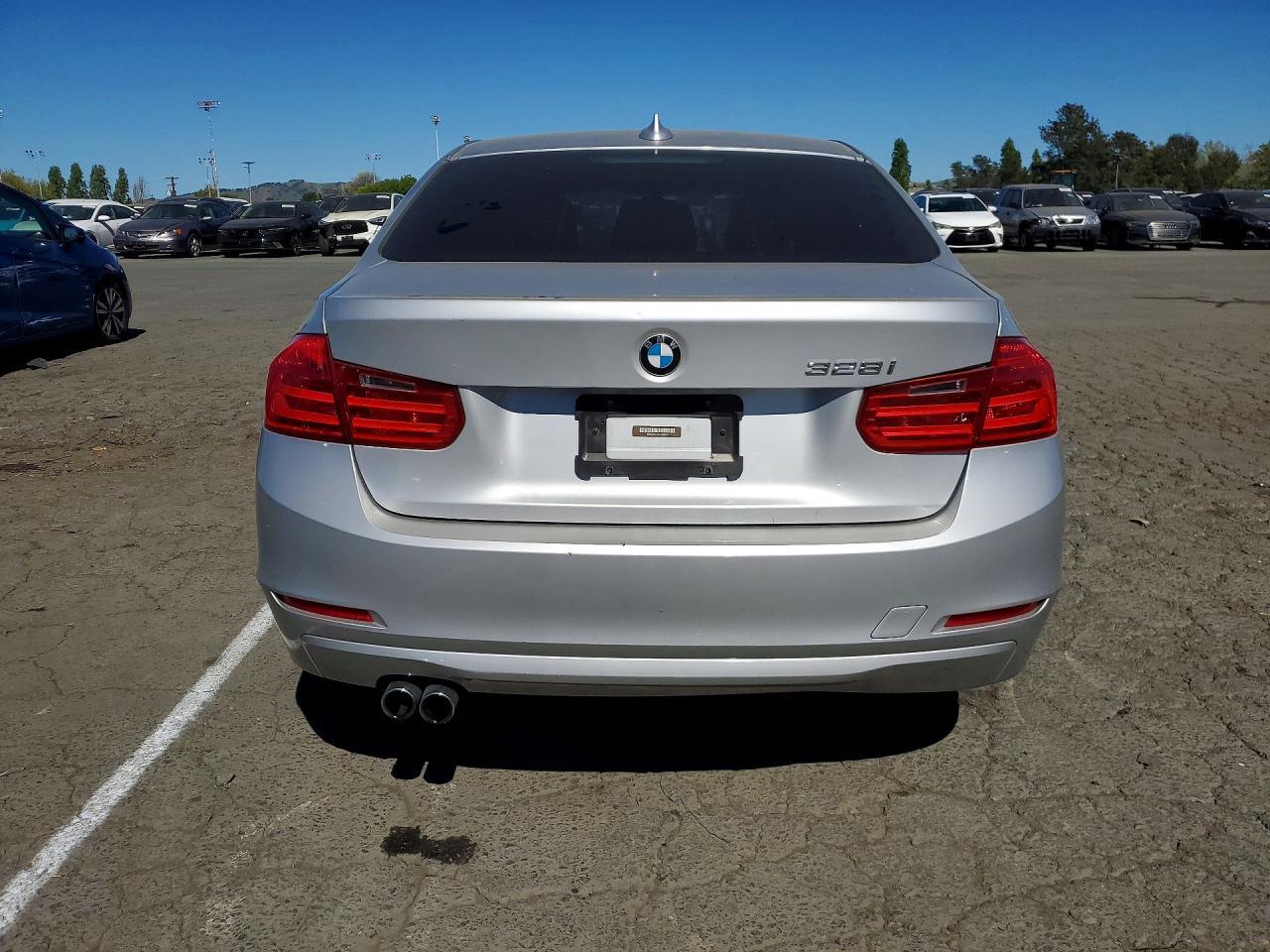2013 BMW 328 I - zdjęcie 6