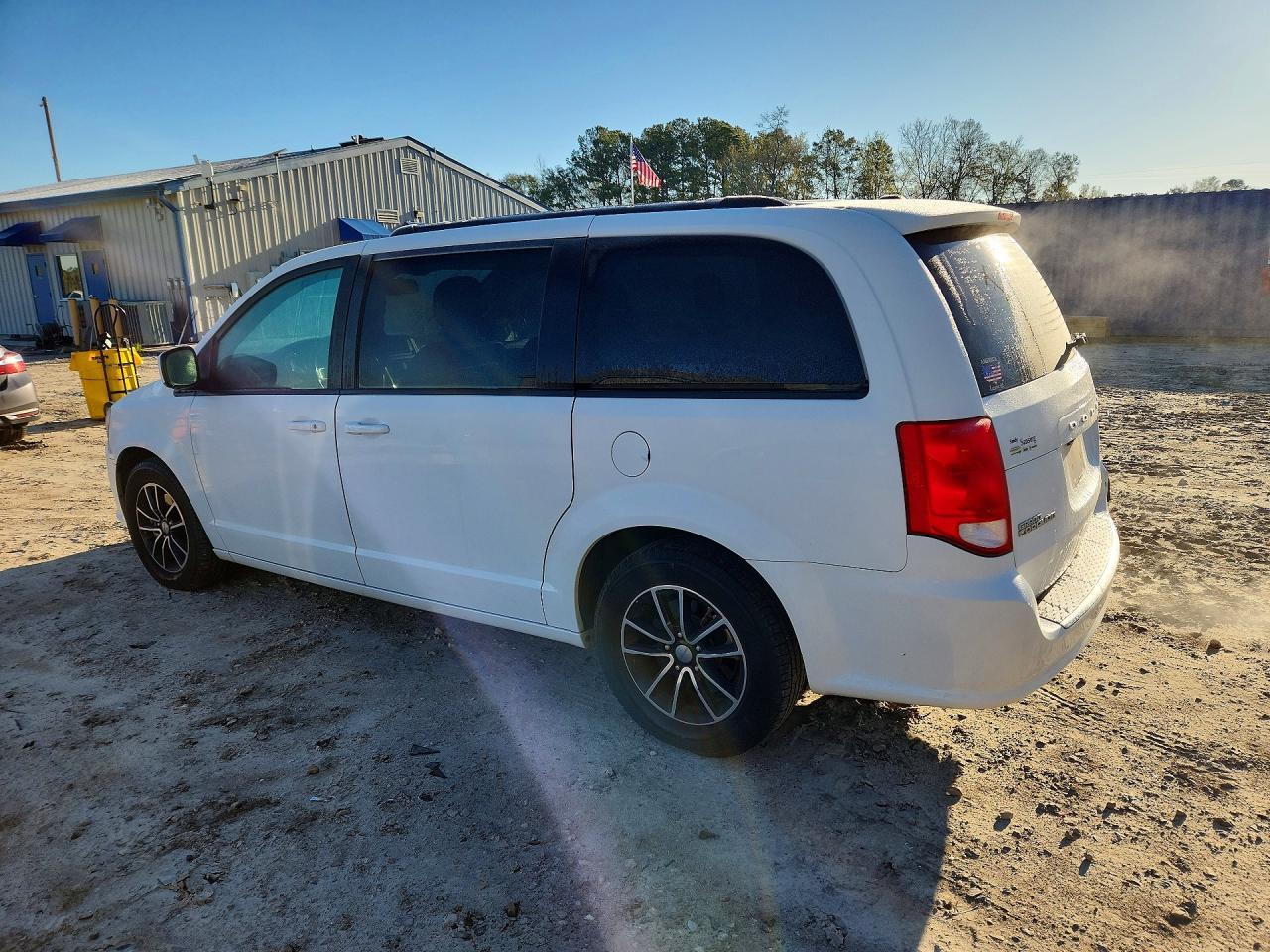 2019 Dodge Grand Caravan Gt - zdjęcie 2