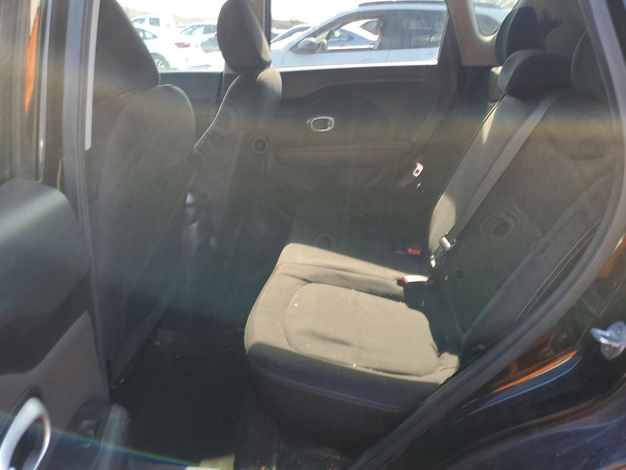 2016 Kia Soul Base - zdjęcie 11