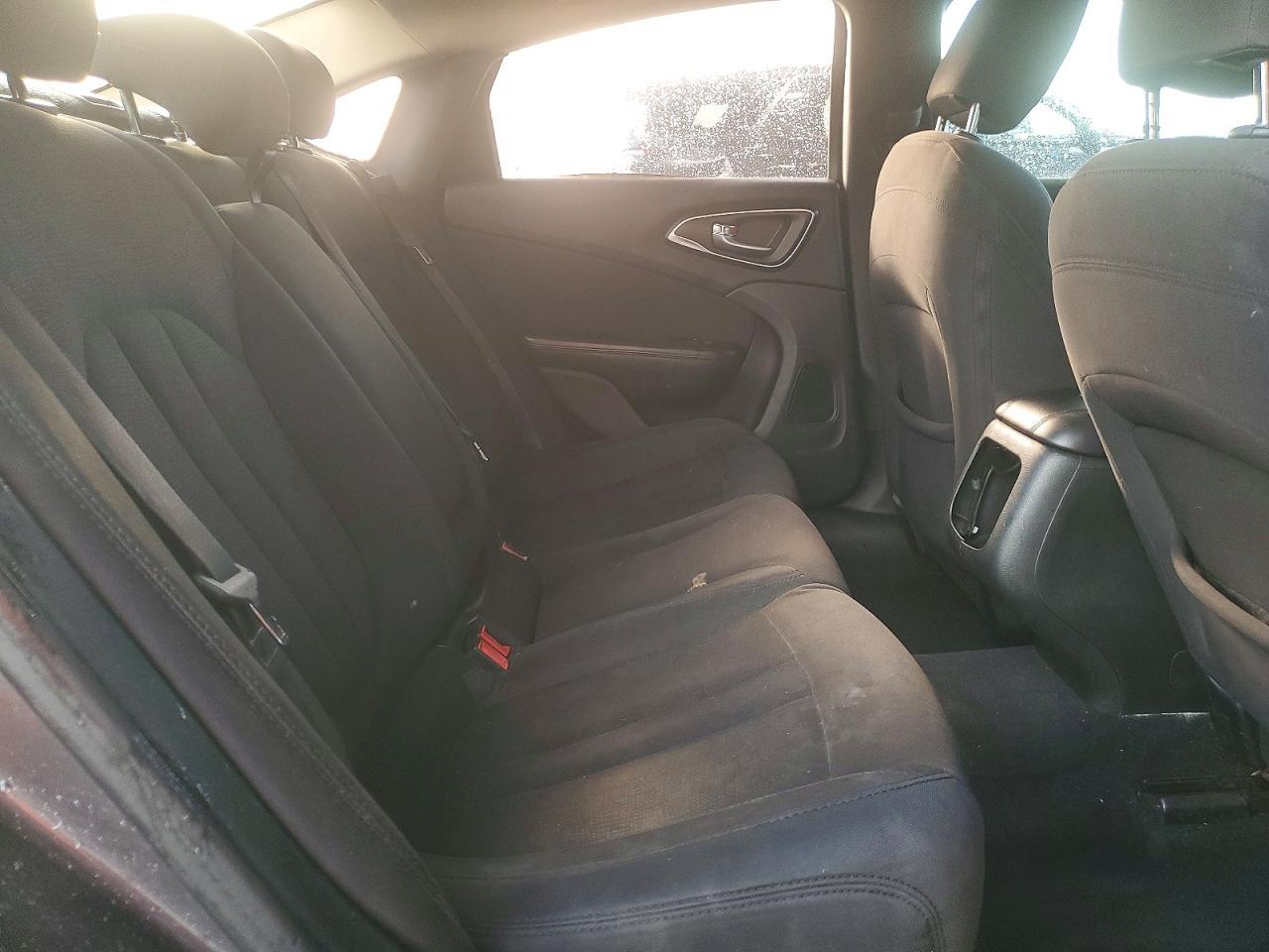 2015 Chrysler 200 Limited - zdjęcie 10
