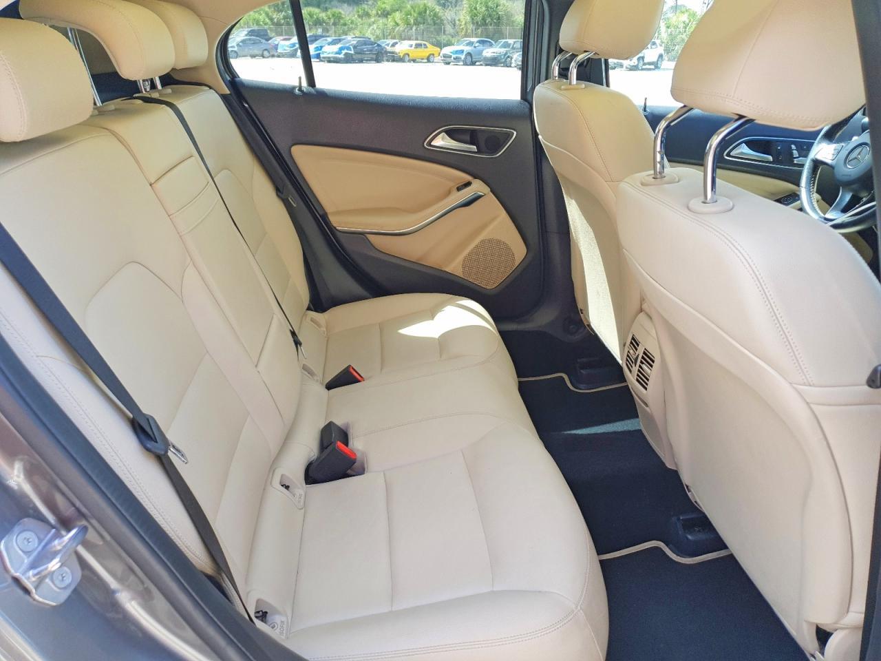 2019 Mercedes-Benz Gla 250 4Matic - zdjęcie 11