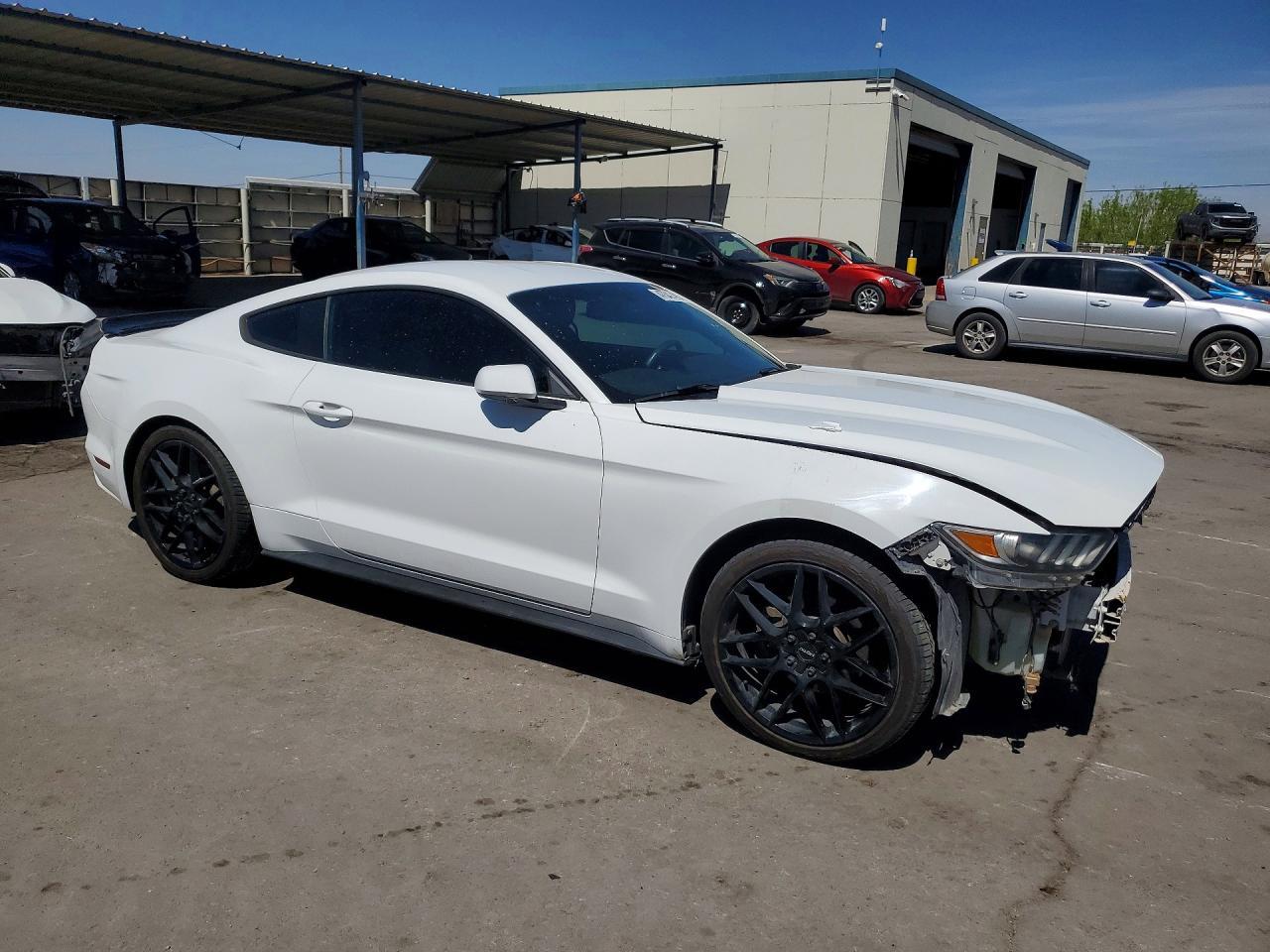 2015 Ford Mustang - zdjęcie 4