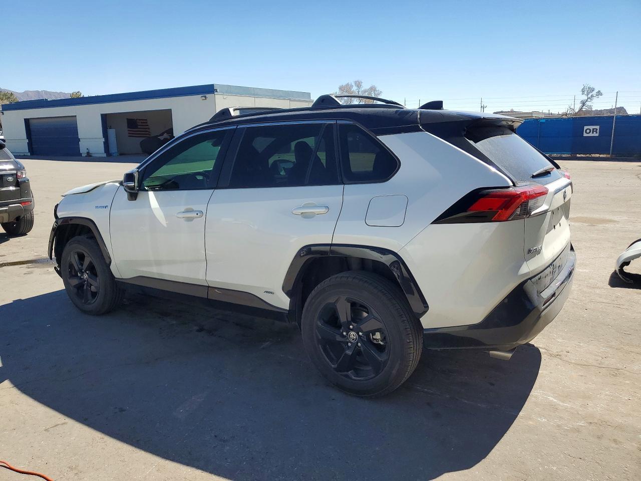 2021 Toyota Rav4 Hybrid Xse - zdjęcie 2