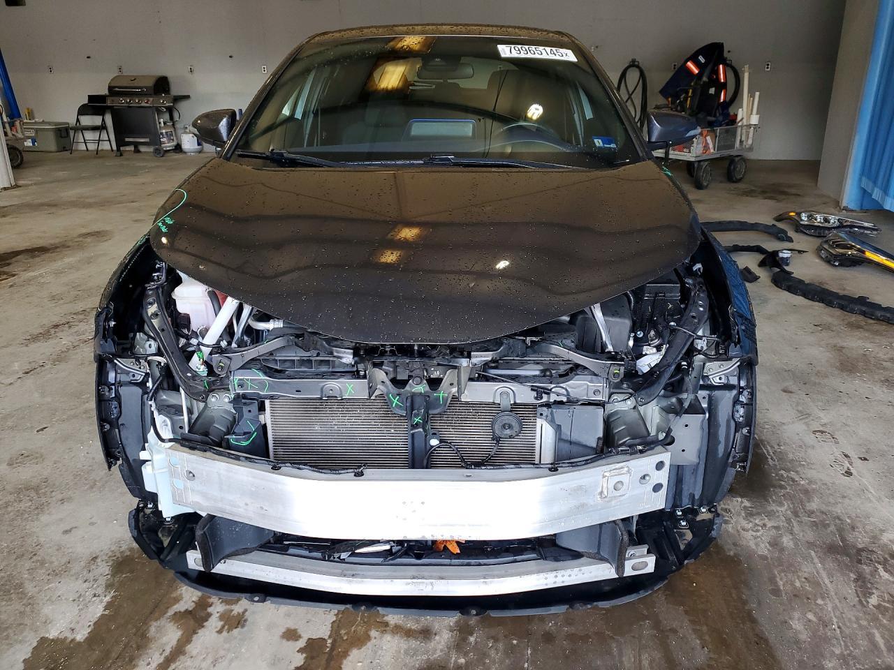 2021 Toyota C-Hr Xle - zdjęcie 5