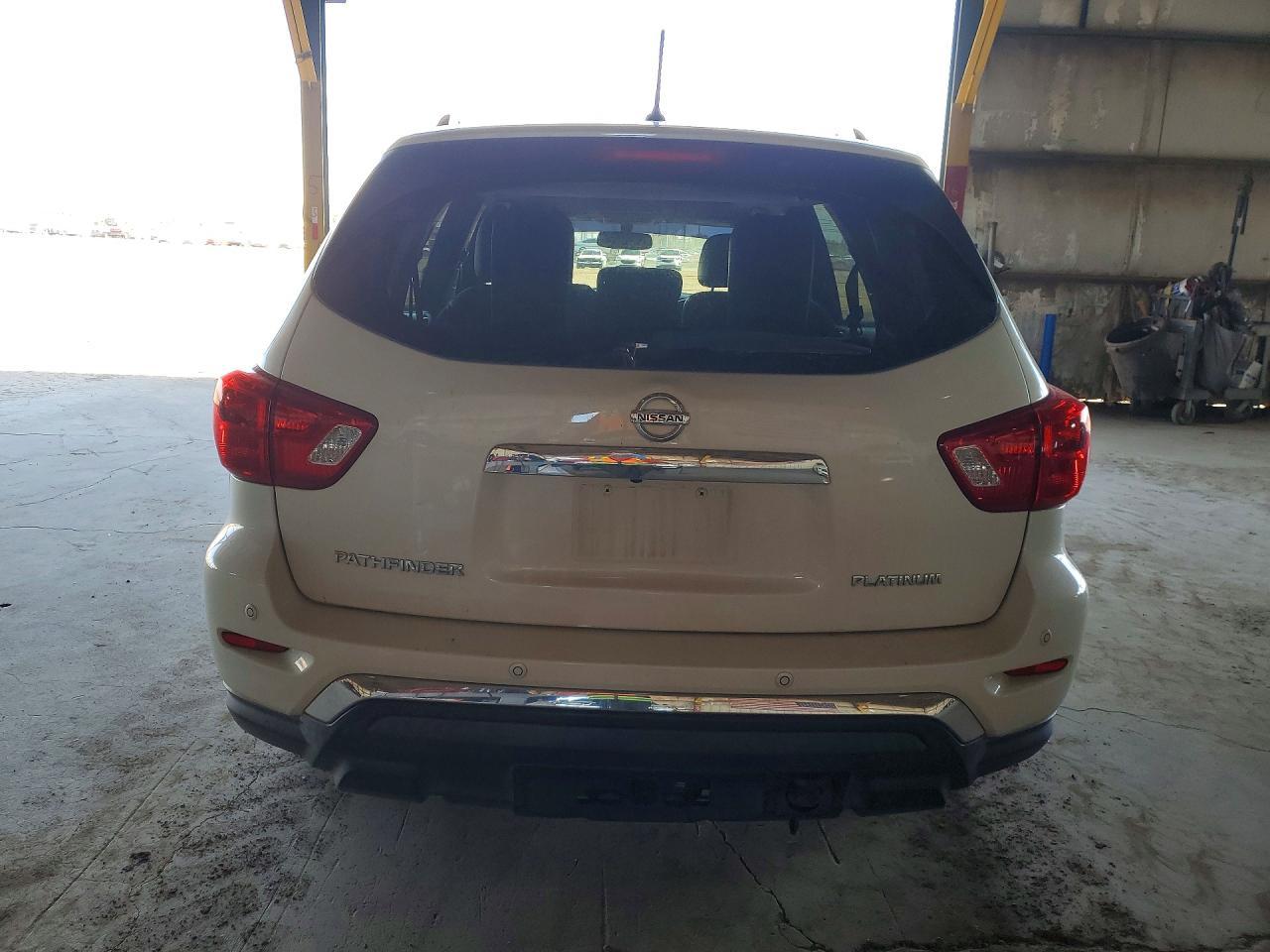 2018 Nissan Pathfinder Platinum - zdjęcie 6