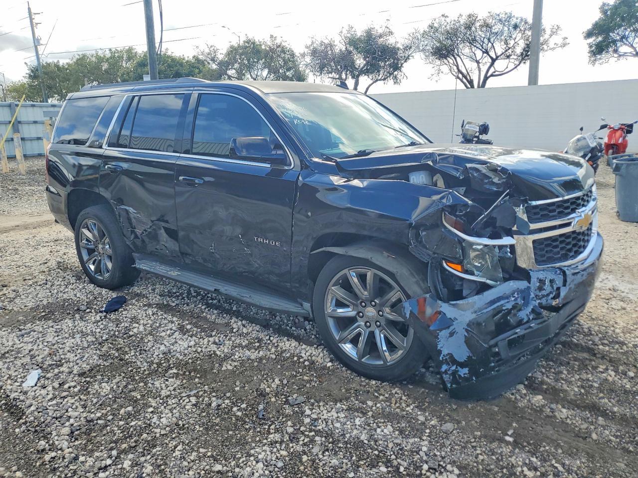 2015 Chevrolet Tahoe C1500 Ls - zdjęcie 4