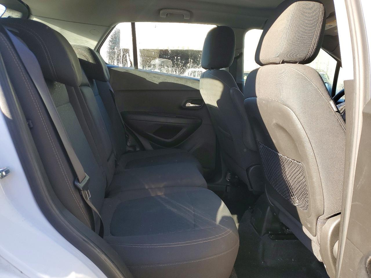 2020 Chevrolet Trax Ls - zdjęcie 11