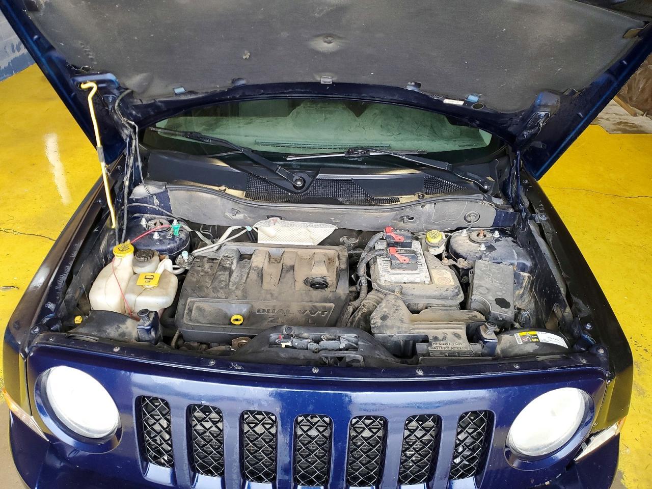 2014 Jeep Patriot Latitude - zdjęcie 12