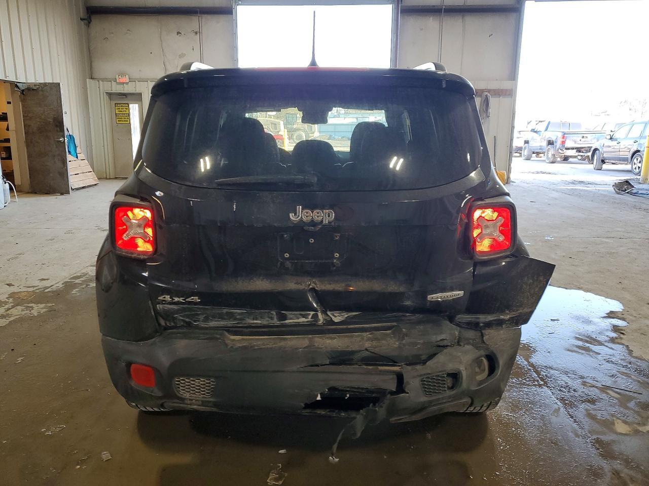 2017 Jeep Renegade Latitude - zdjęcie 6