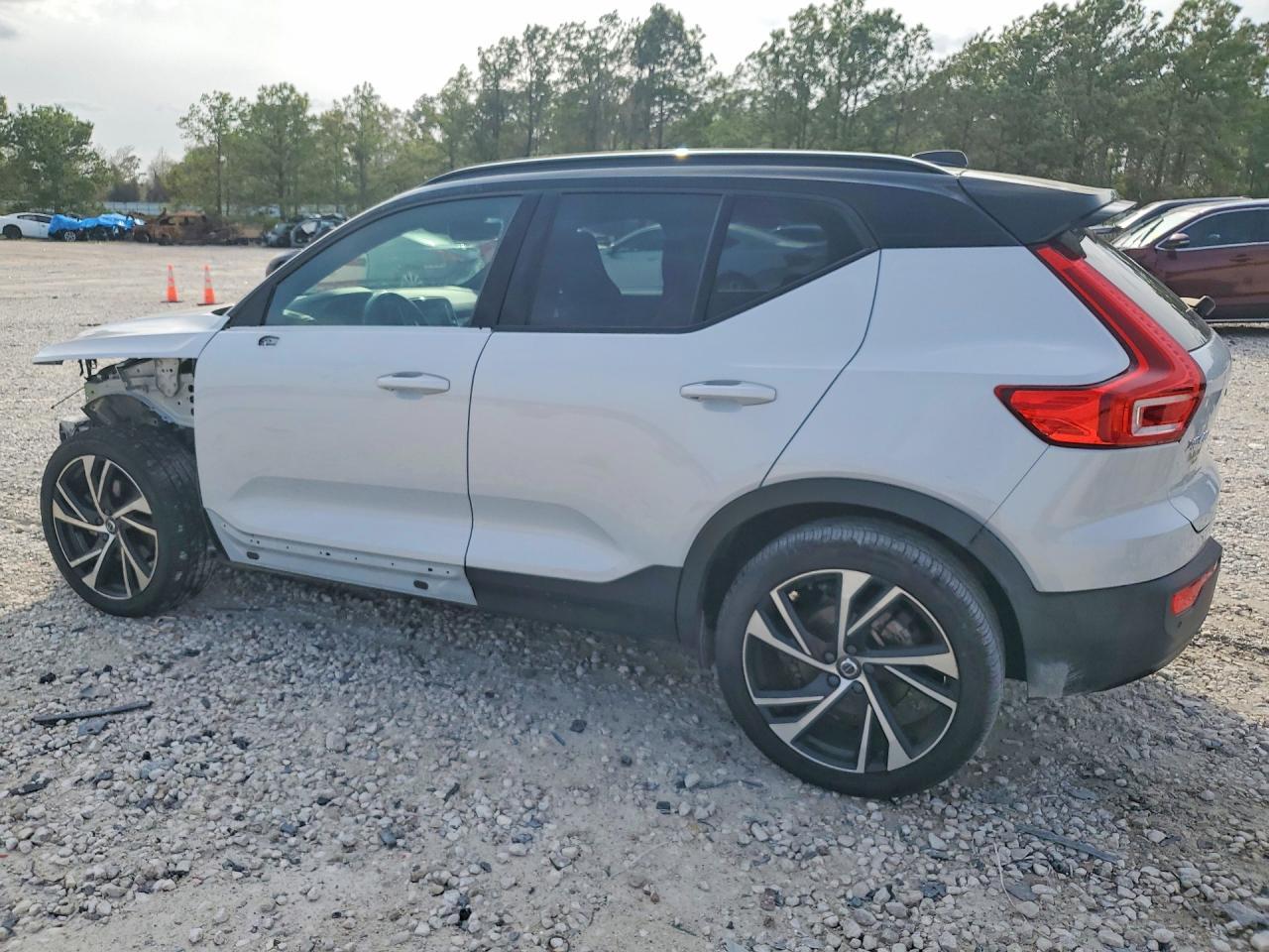 2021 Volvo Xc40 T5 R-Design - zdjęcie 2