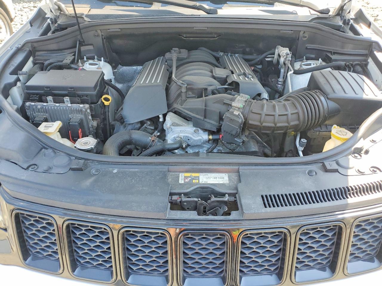 2017 Jeep Grand Cherokee Srt-8 - zdjęcie 11
