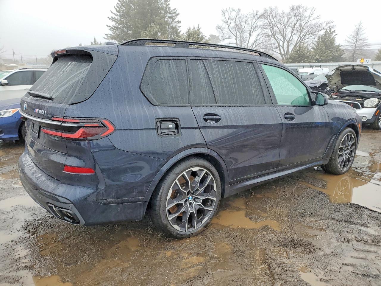 2025 BMW X7 M60I - zdjęcie 3