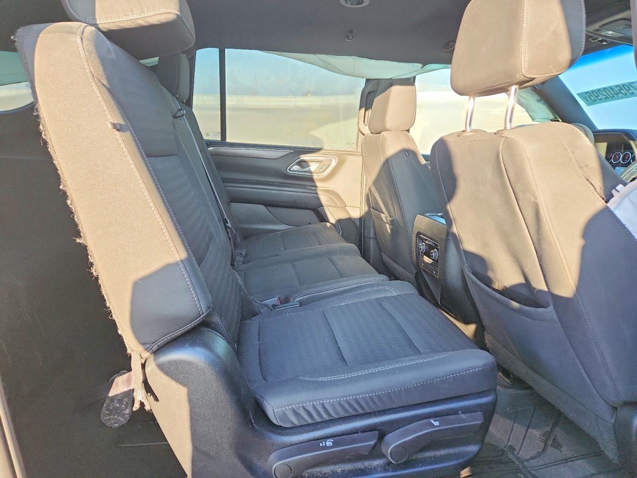 2023 Chevrolet Suburban K1500 Ls - zdjęcie 11