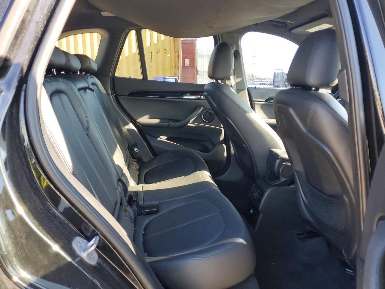 2016 BMW X1 xDrive28I - zdjęcie 10