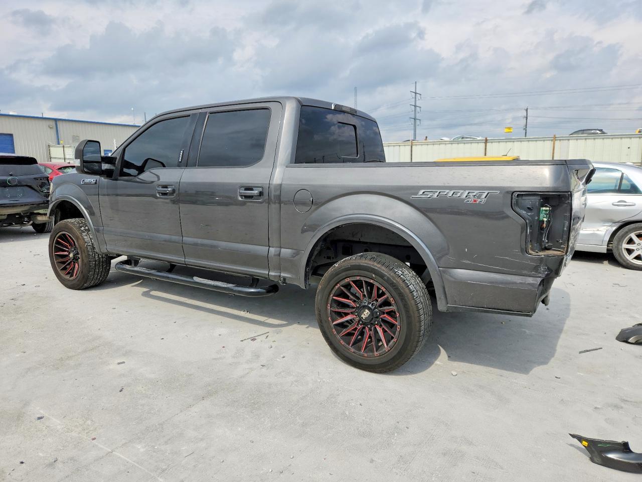 2018 Ford F150 Supercrew - zdjęcie 2
