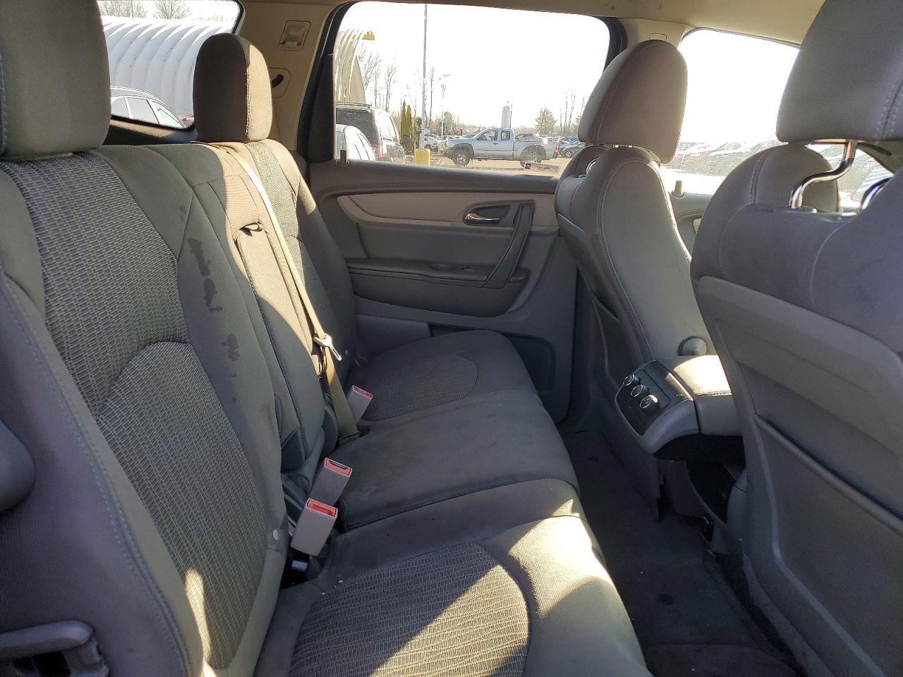 2016 Chevrolet Traverse Ls - zdjęcie 11