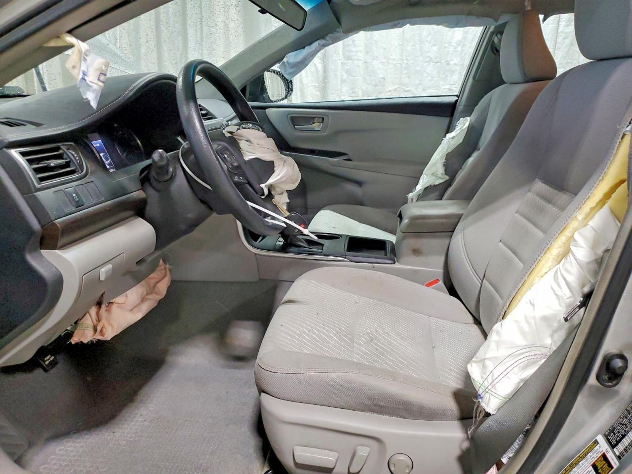 2017 Toyota Camry Le - zdjęcie 7