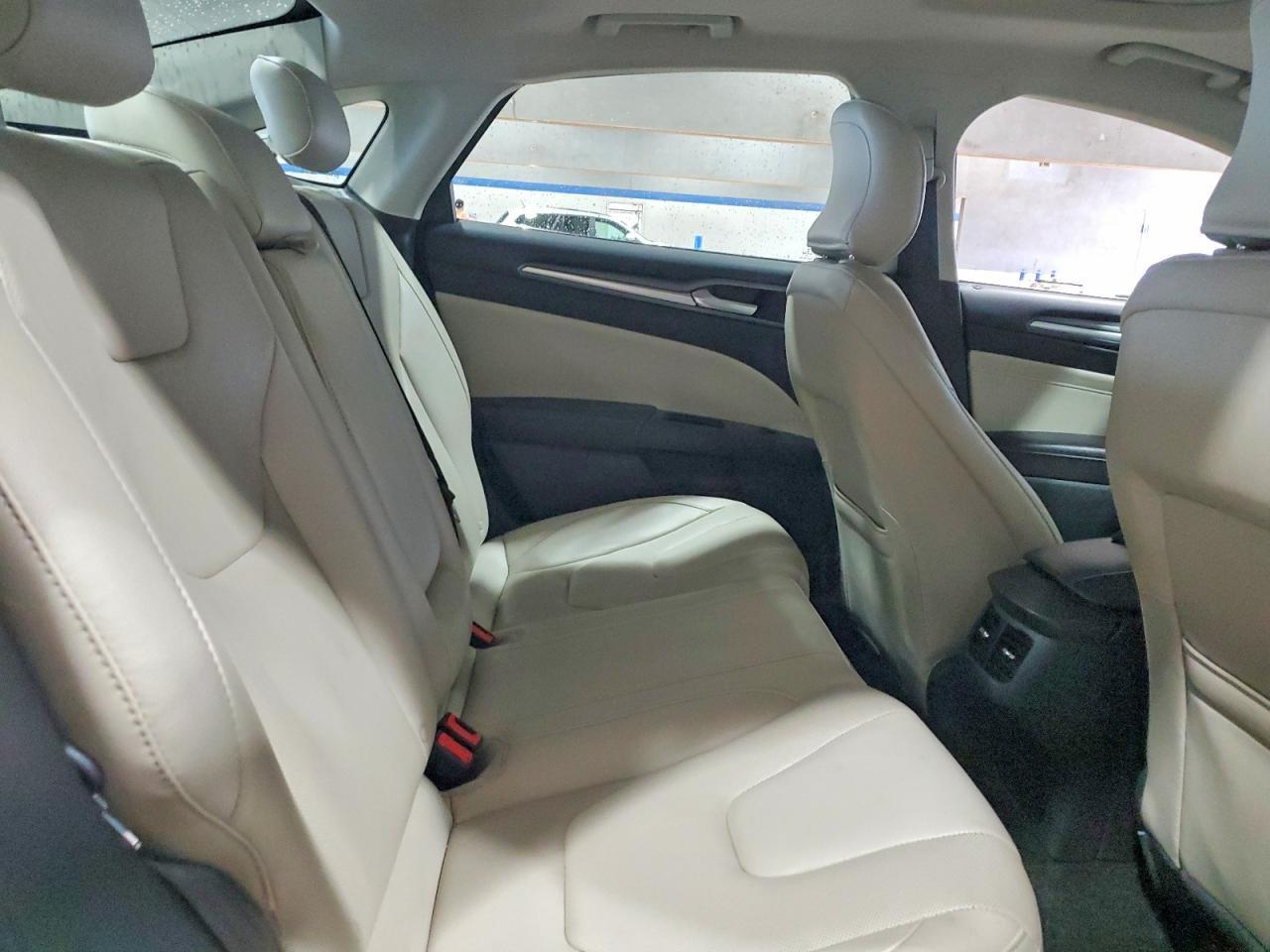2016 Ford Fusion Titanium - zdjęcie 10