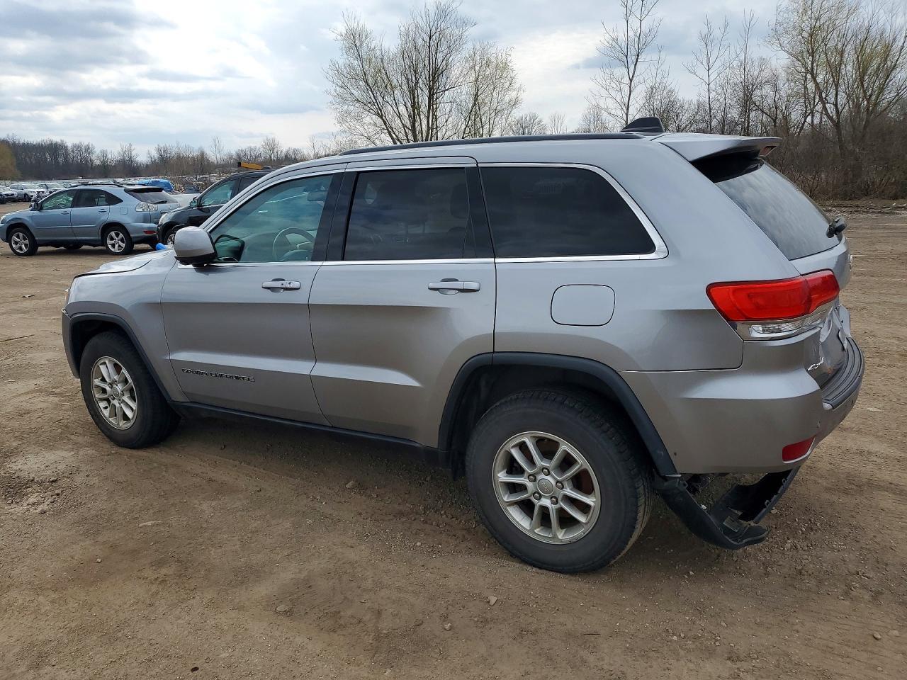2019 Jeep Grand Cherokee Laredo - zdjęcie 2