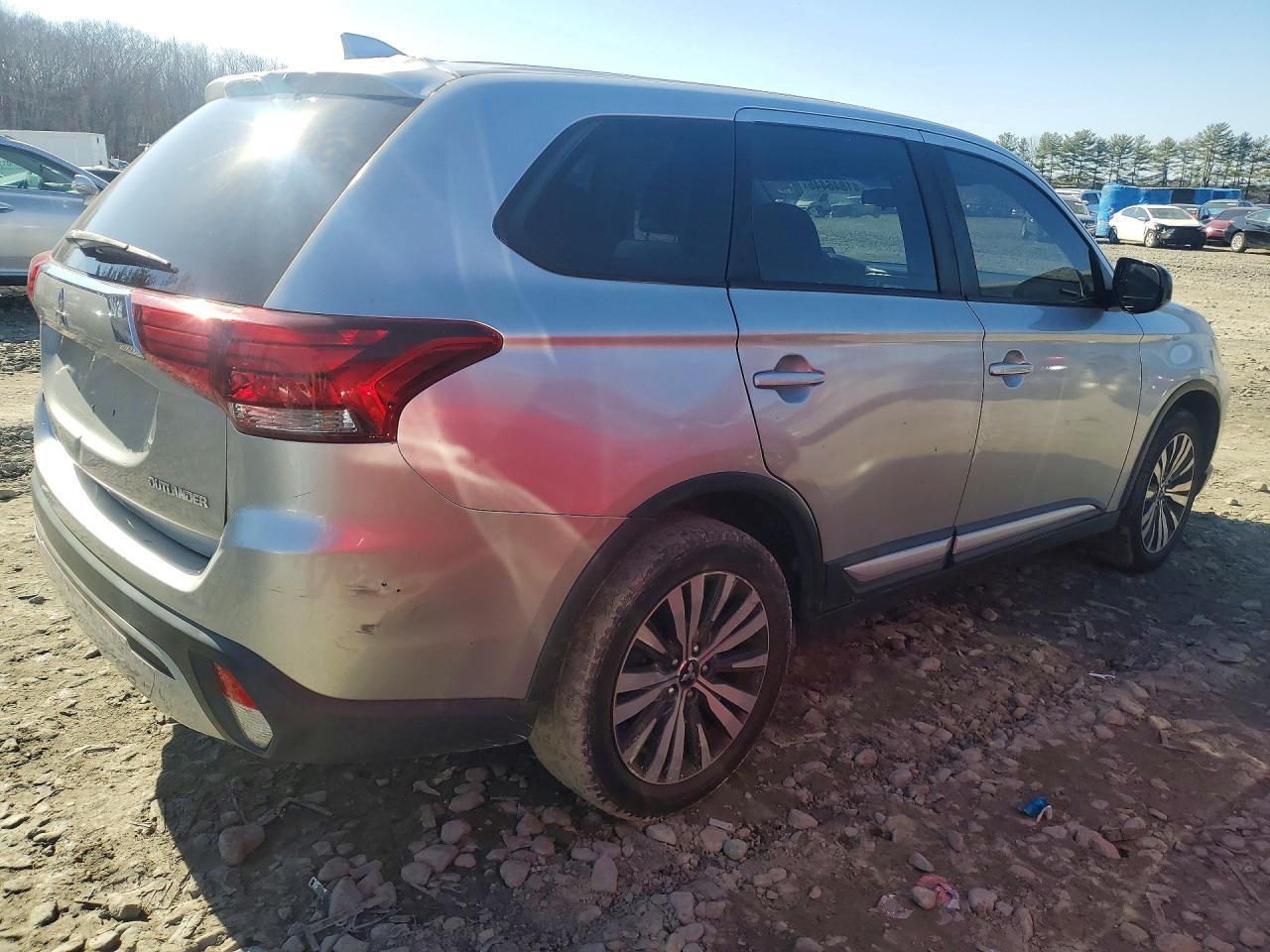 2019 Mitsubishi Outlander Es - zdjęcie 3