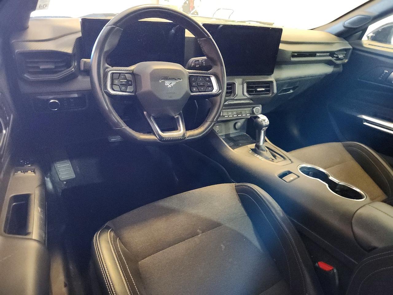 2024 Ford Mustang - zdjęcie 8