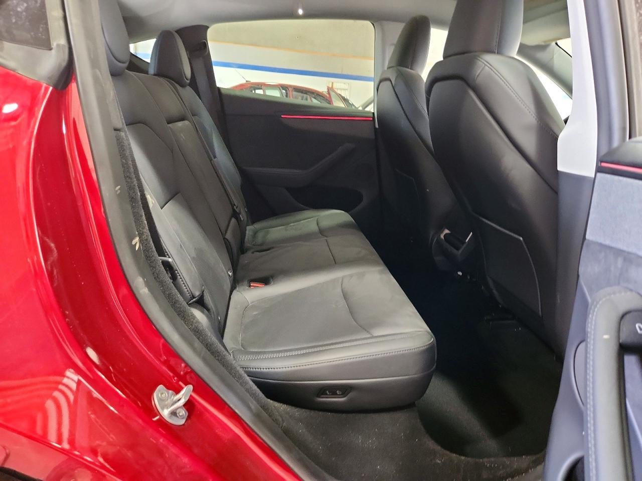 2026 Tesla Model Y - zdjęcie 10