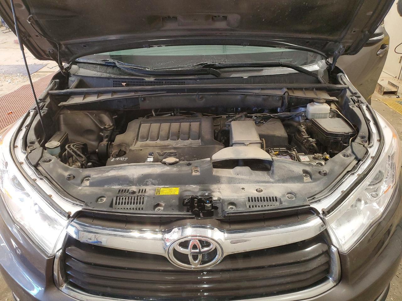 2014 Toyota Highlander Le - zdjęcie 12