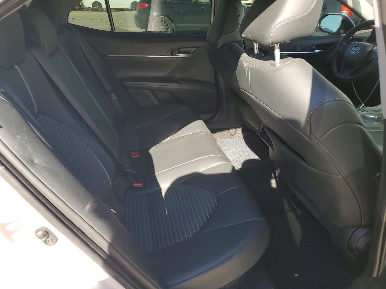 2024 Toyota Camry Hybrid Se - zdjęcie 10