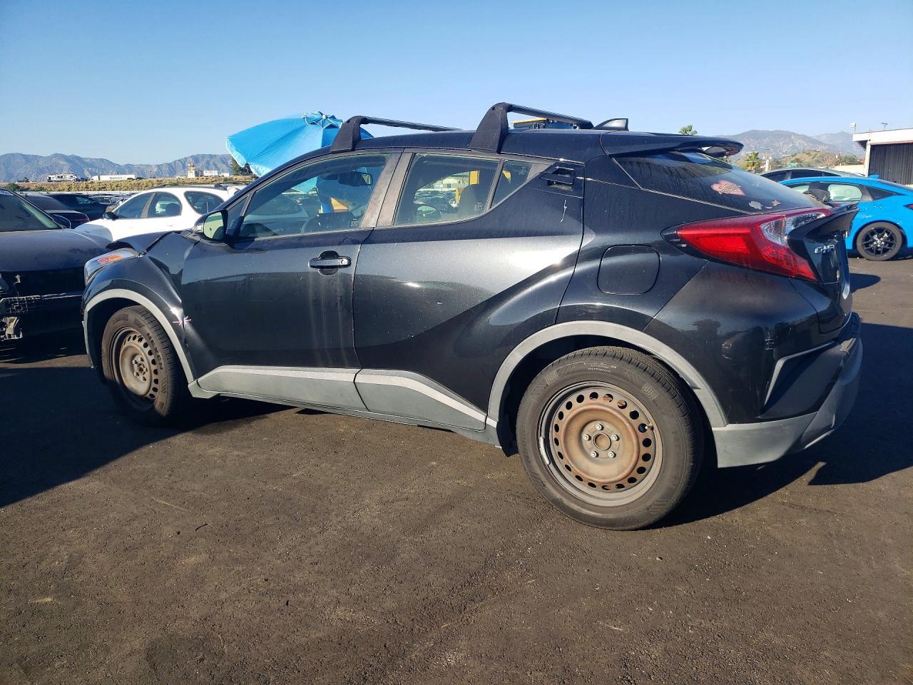 2019 Toyota C-Hr Le - zdjęcie 2