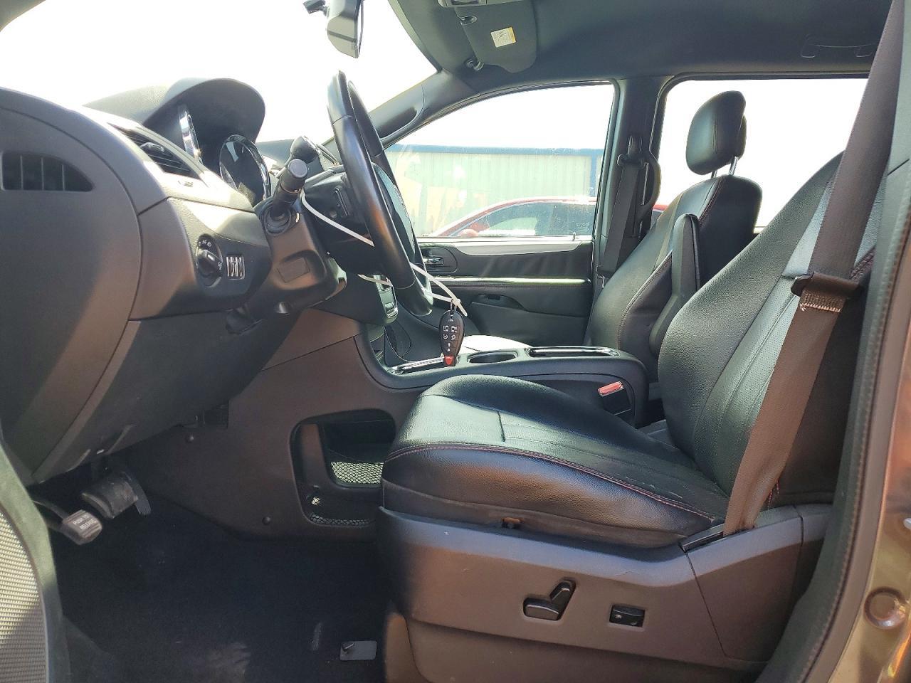 2016 Dodge Grand Caravan R - zdjęcie 7